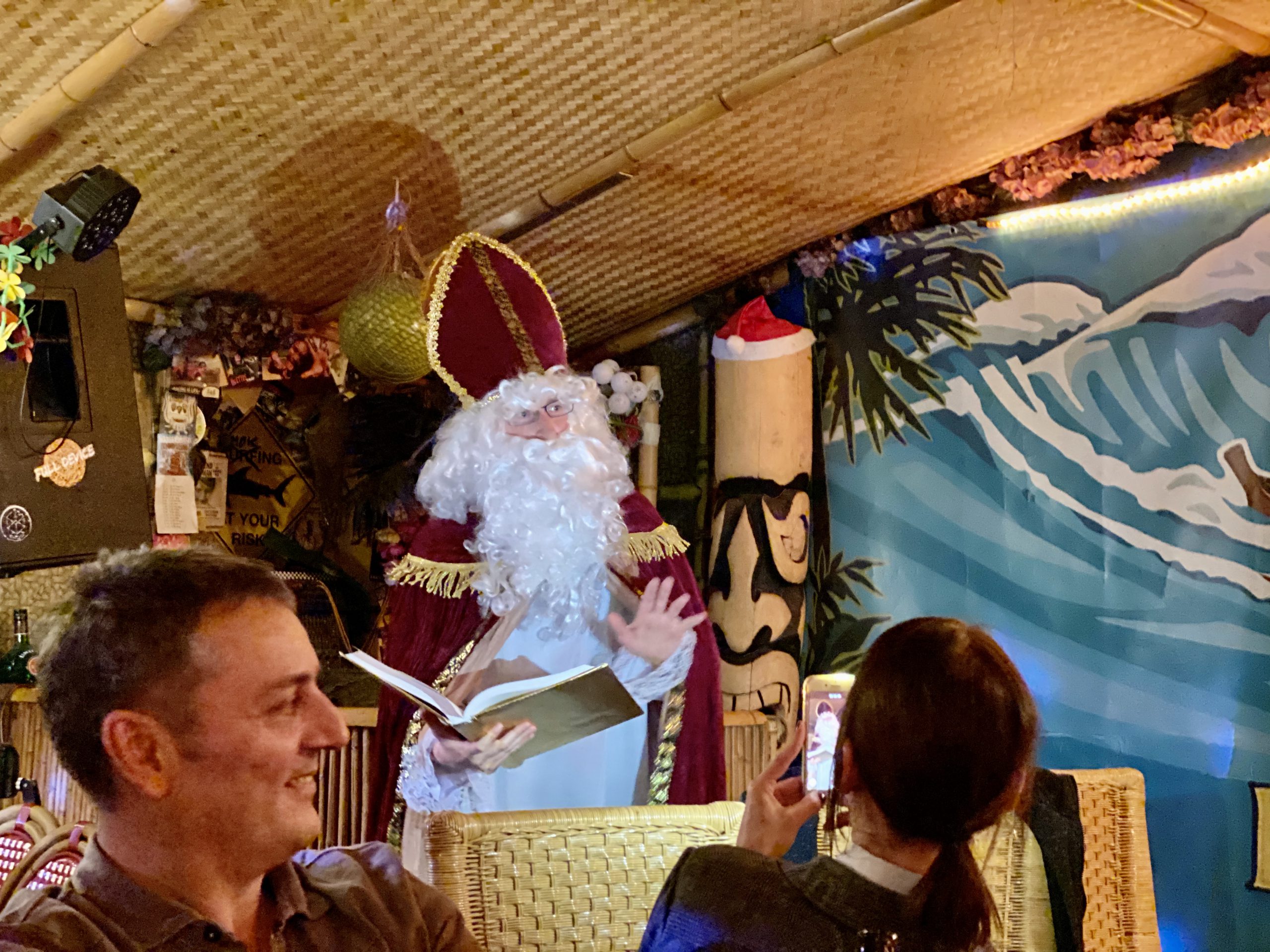 Der Nikolaus beim PARTEI Stammtisch vom 19. Dezember 2019